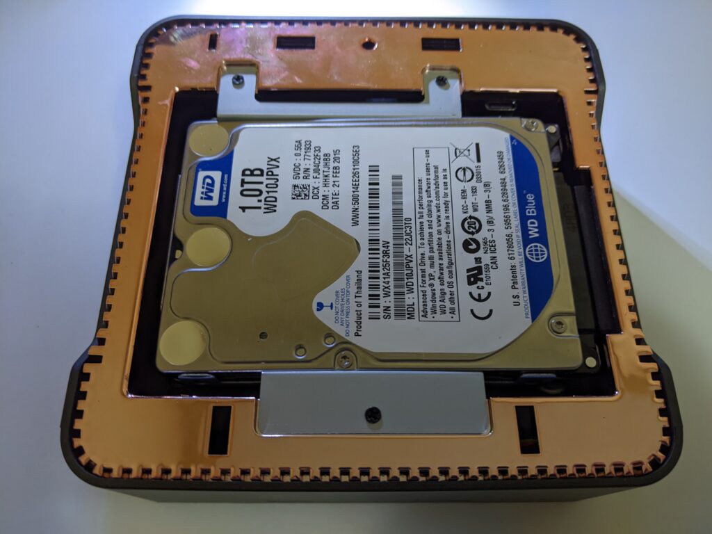 Image showing the additional 2.5" SATA SSD bay which the owner can use for additional storage on top of the 256GB that come with the mini pc
