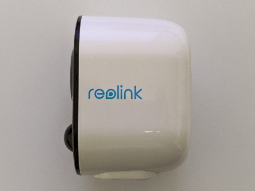 Side view of the camera showing Reolink branding