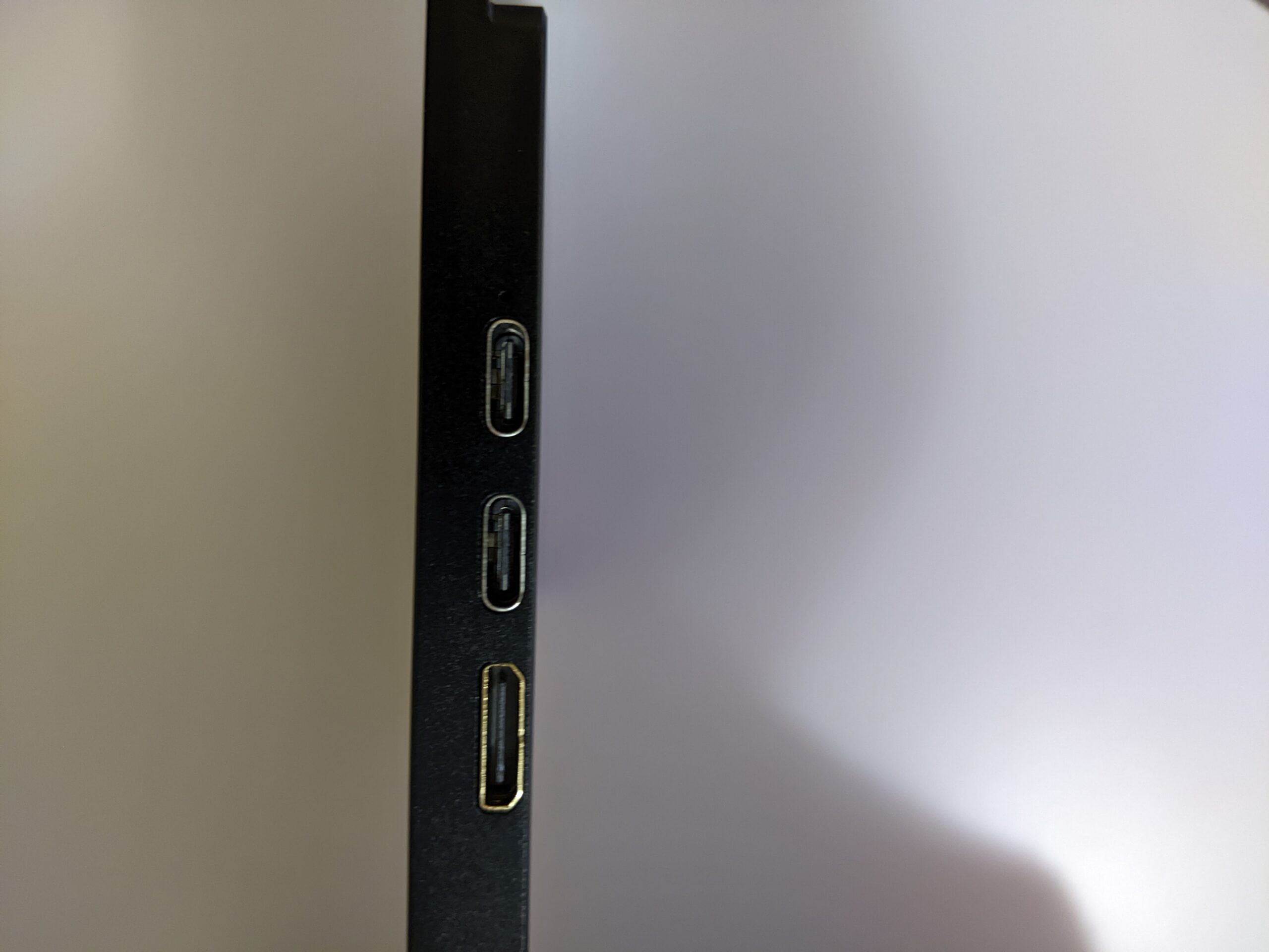 Connection ports for the Ingnok portable monitor